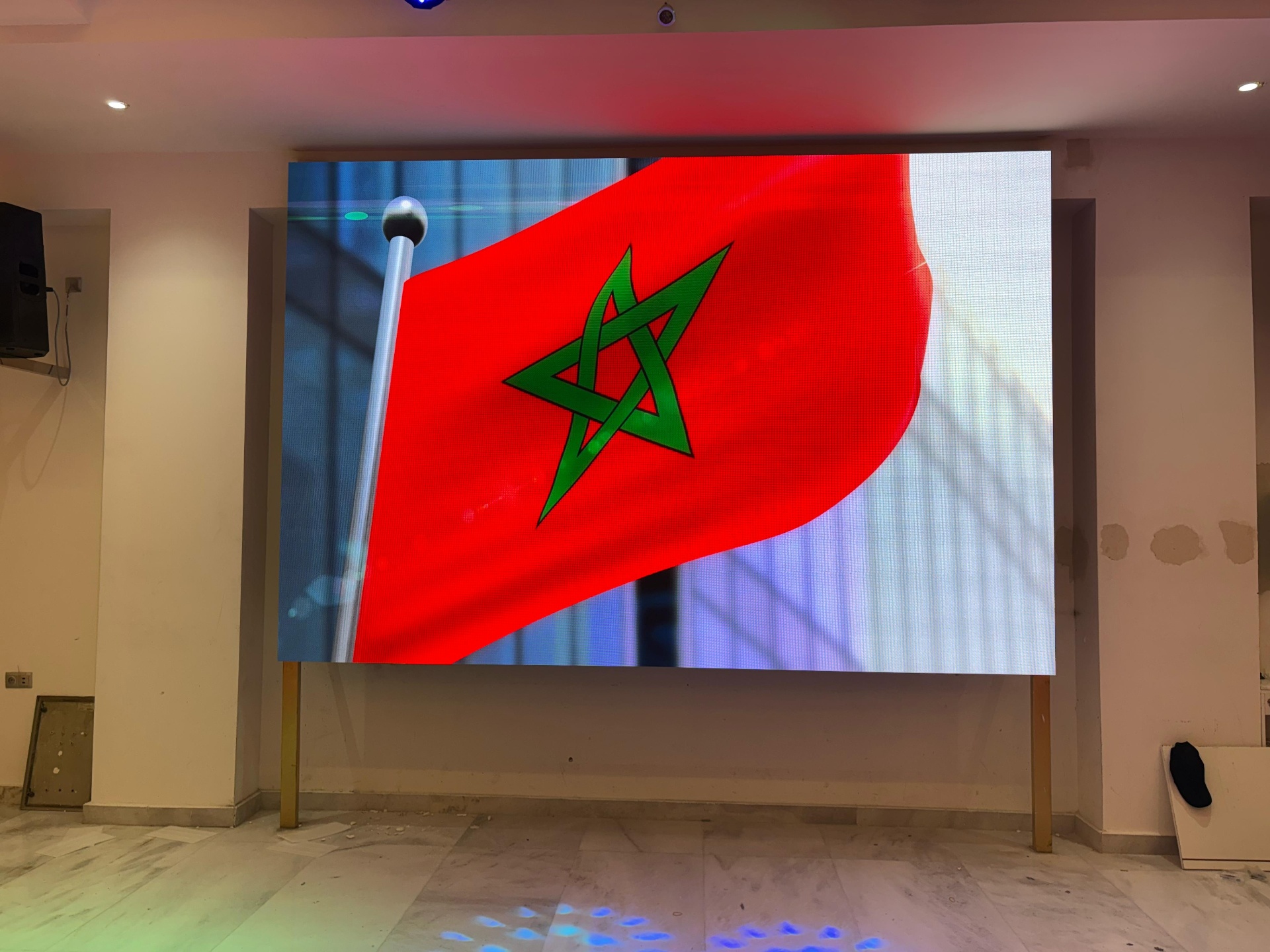 Écran LED indoor affichant le drapeau du Maroc